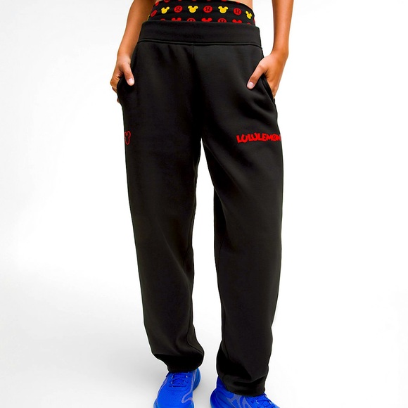 🐭 DISNEY x LULULEMON MICKEY MOUSE ICON SWEATPANTS🐭